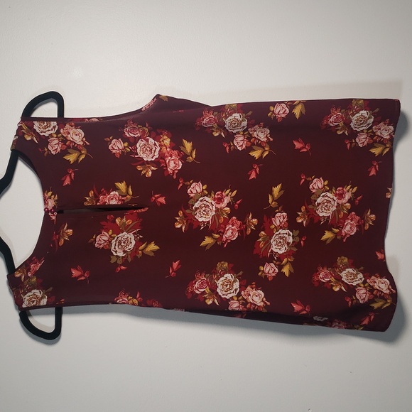 ๐งโ๐10/10๐งโ๐๐Suzy Shier Floral top in XL p2p 22๐ - Picture 2 of 5